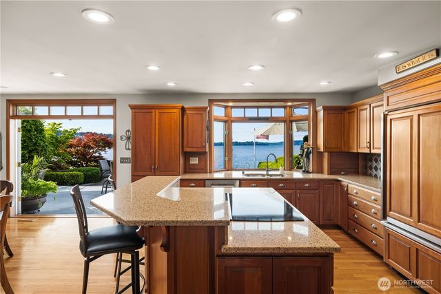 17834 SE 40th Place, Bellevue, WA 98008