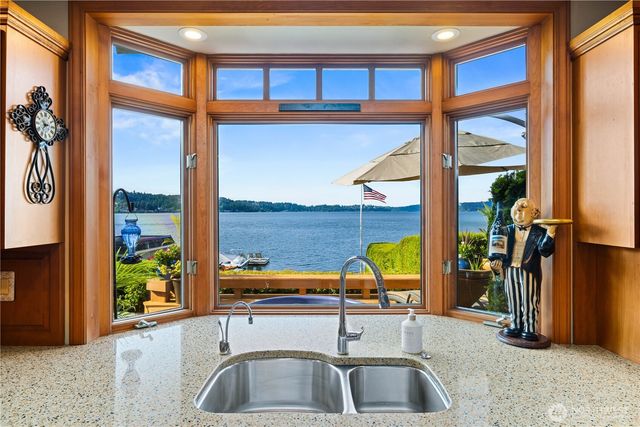17834 SE 40th Place, Bellevue, WA 98008