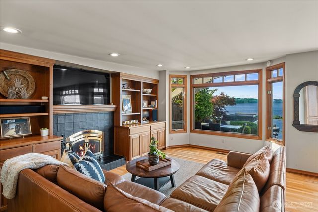17834 SE 40th Place, Bellevue, WA 98008
