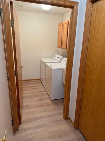 6080 Pond View Drive, Shorewood, MN 55331