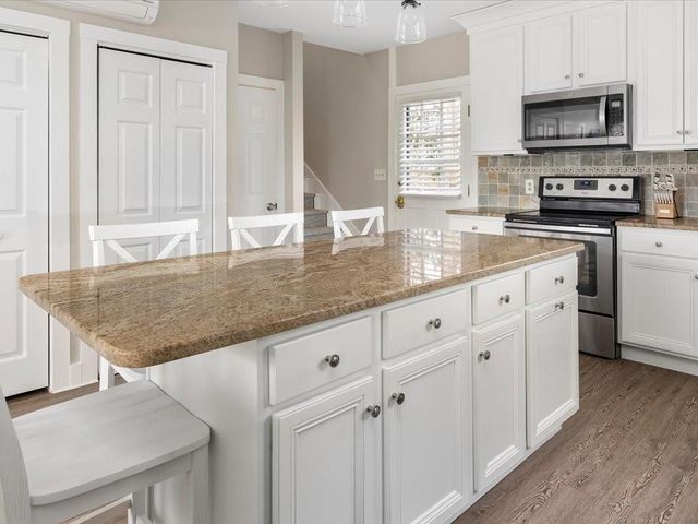 24 Perry Street C, Newport, RI 02840