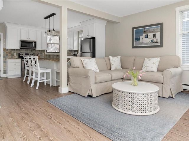 24 Perry Street C, Newport, RI 02840