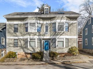 24 Perry Street C, Newport, RI 02840