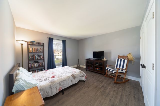 1201 N Scarlet Court, Addison, IL 60101