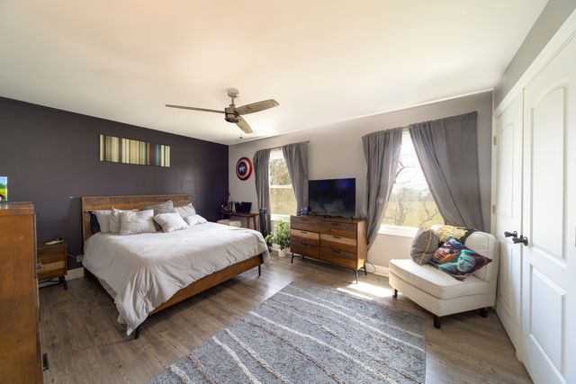 1201 N Scarlet Court, Addison, IL 60101