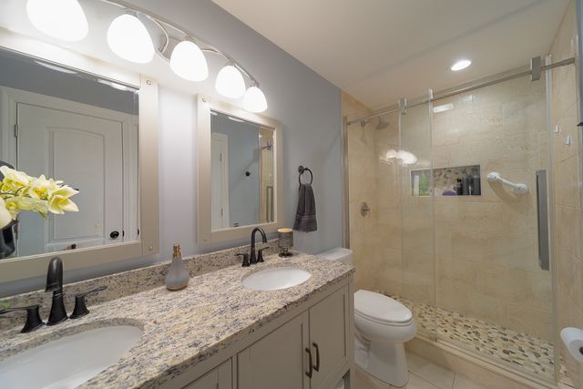 1201 N Scarlet Court, Addison, IL 60101