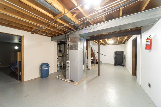 1201 N Scarlet Court, Addison, IL 60101