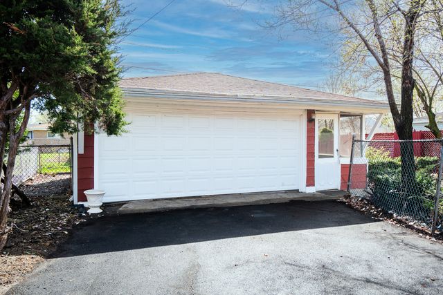 16221 Hermitage Avenue, Markham, IL 60428