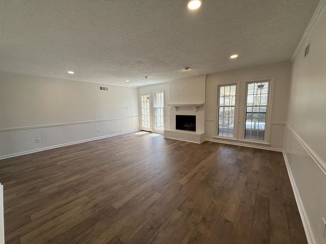 1931 WINE LEAF DR, Germantown, TN 38139