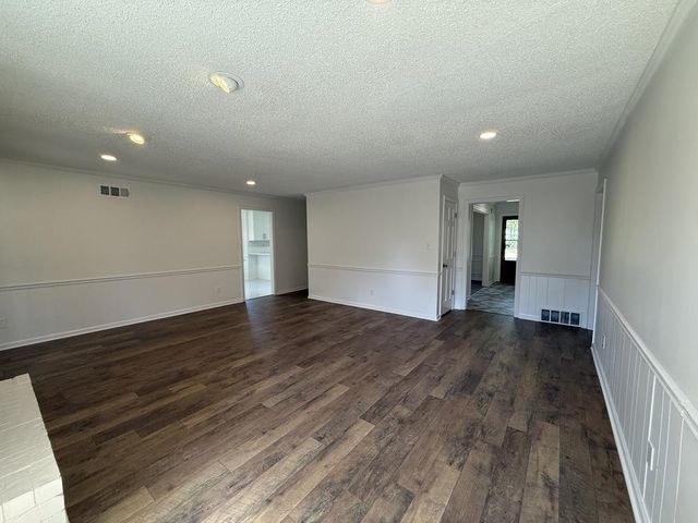 1931 WINE LEAF DR, Germantown, TN 38139