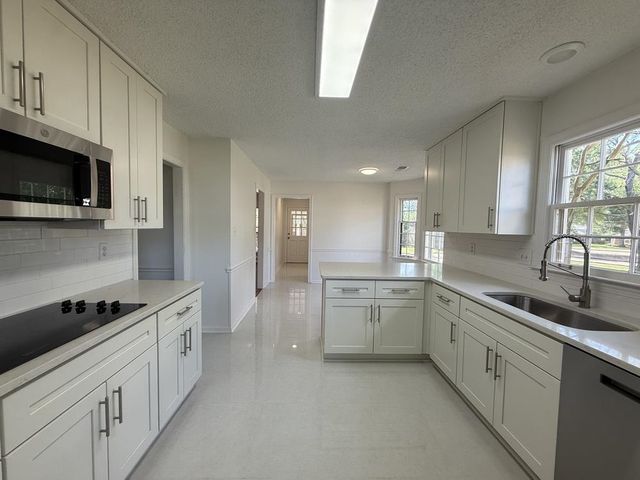 1931 WINE LEAF DR, Germantown, TN 38139