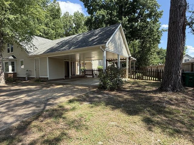 1931 WINE LEAF DR, Germantown, TN 38139