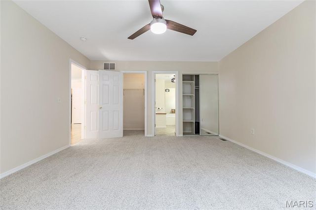 1209 Woodcrest Lane, Hazelwood, MO 63042