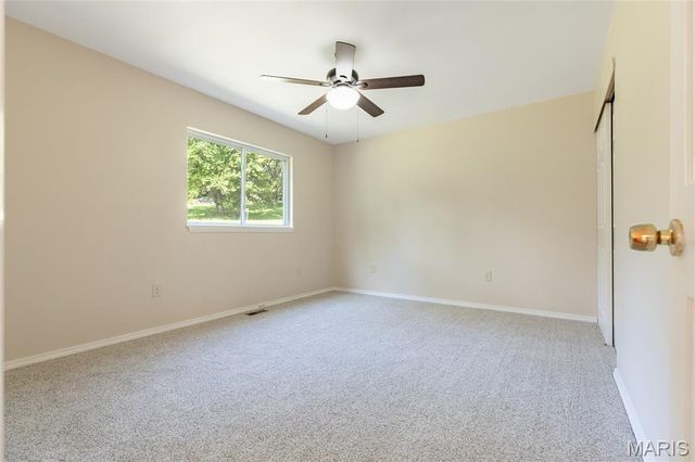 1209 Woodcrest Lane, Hazelwood, MO 63042