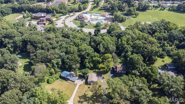 1209 Woodcrest Lane, Hazelwood, MO 63042