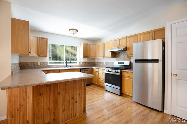 1209 Woodcrest Lane, Hazelwood, MO 63042