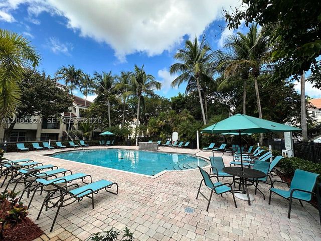 5840 W Sample Rd 305, Coral Springs, FL 33067