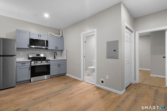 140 Grand Street 3C, Waterbury, CT 06702