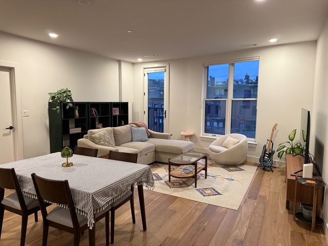 566 Columbus Ave 404, Boston, MA 02118