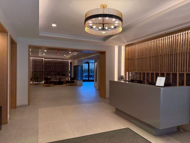 566 Columbus Ave 404, Boston, MA 02118