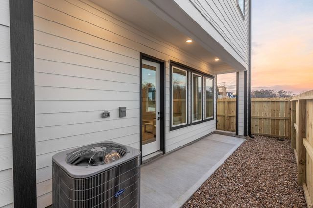 5919 Wheatley Hollow Lane, Houston, TX 77091