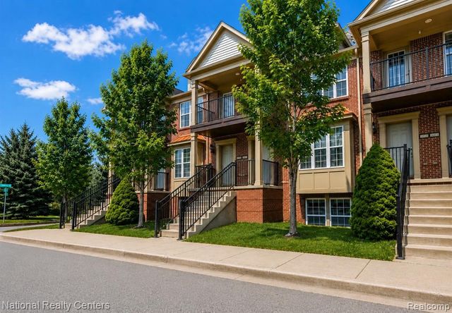 27863 Hopkins Drive, Novi, MI 48377