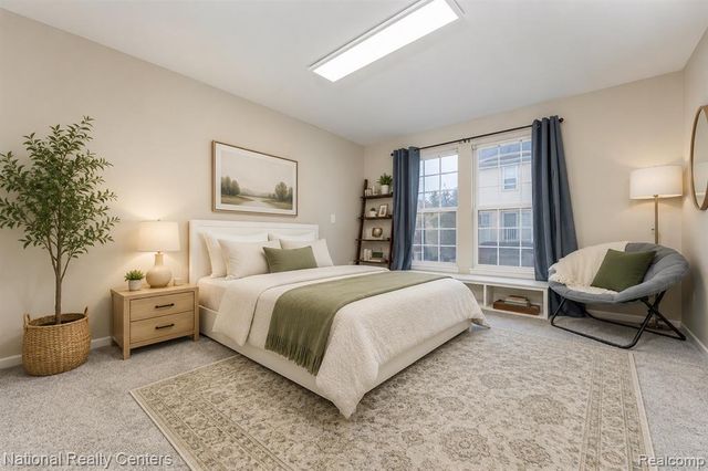 27863 Hopkins Drive, Novi, MI 48377