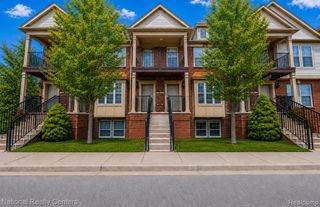 27863 Hopkins Drive, Novi, MI 48377