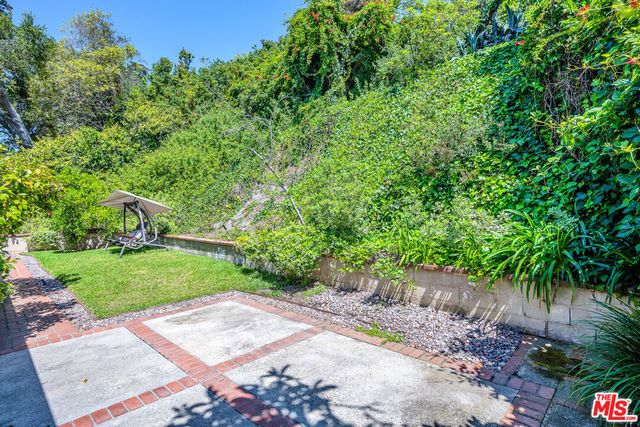 260 N Bundy Drive, Los Angeles, CA 90049