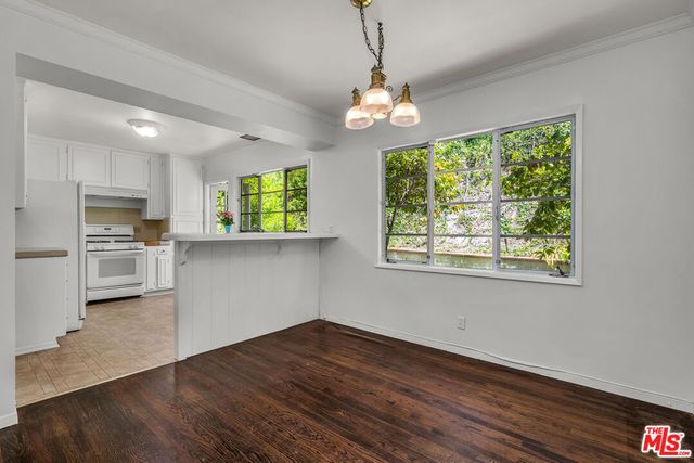 260 N Bundy Drive, Los Angeles, CA 90049