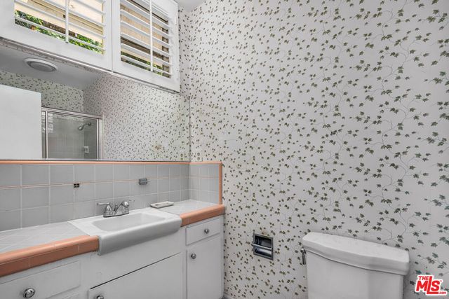 260 N Bundy Drive, Los Angeles, CA 90049