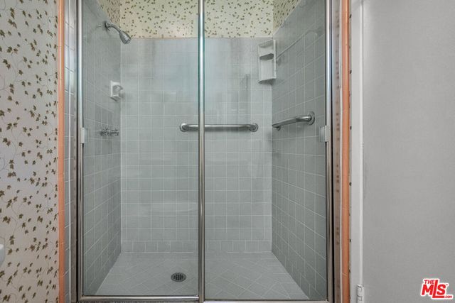 260 N Bundy Drive, Los Angeles, CA 90049