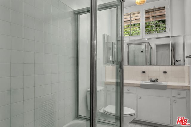 260 N Bundy Drive, Los Angeles, CA 90049