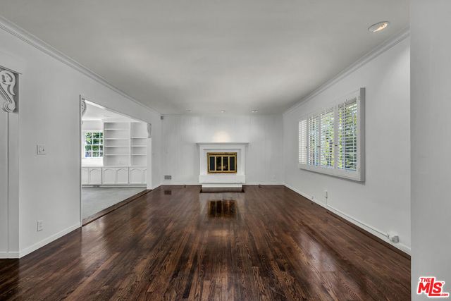 260 N Bundy Drive, Los Angeles, CA 90049