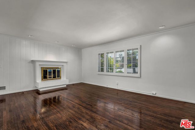 260 N Bundy Drive, Los Angeles, CA 90049