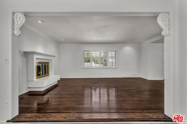 260 N Bundy Drive, Los Angeles, CA 90049