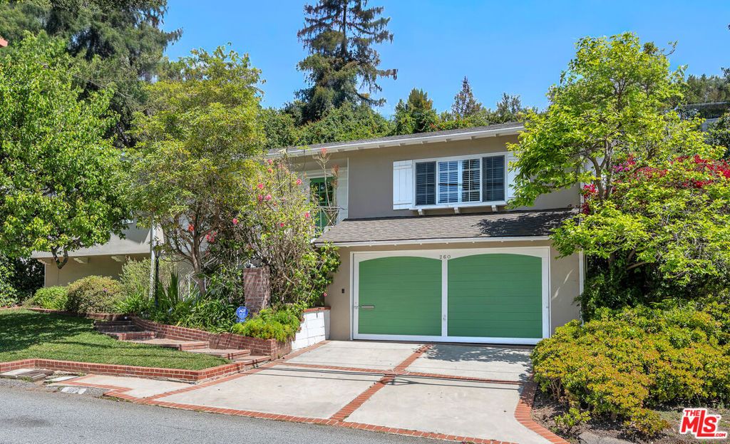 260 N Bundy Drive, Los Angeles, CA 90049