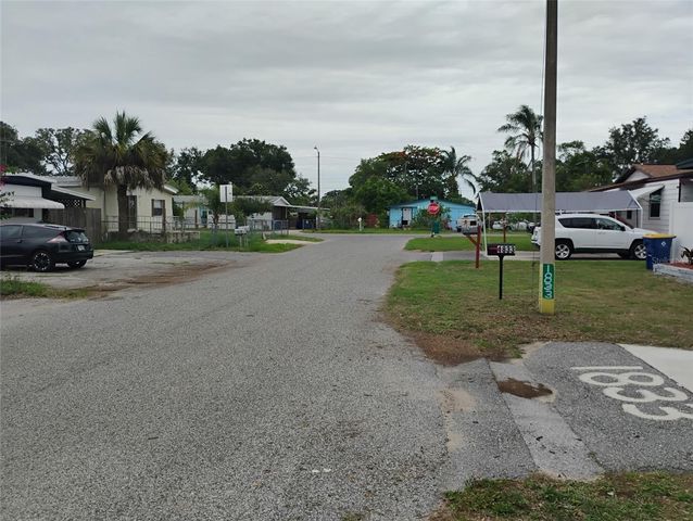 1833 VICEROY LANE, Holiday, FL 34690