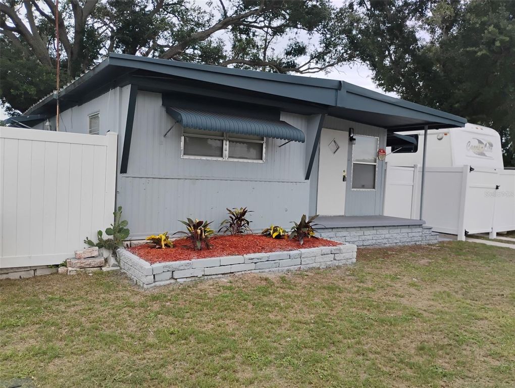 1833 VICEROY LANE, Holiday, FL 34690