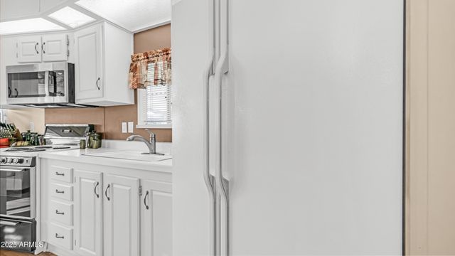 1065 QUARTZ Drive, Apache Junction, AZ 85119