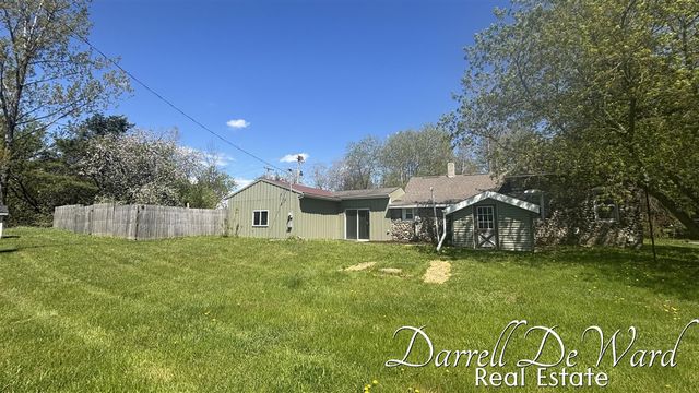 8425 N Holland Road, Six Lakes, MI 48886