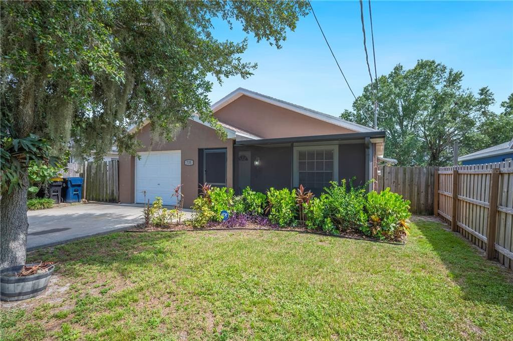 735 VIRGINIA AVENUE, Auburndale, FL 33823