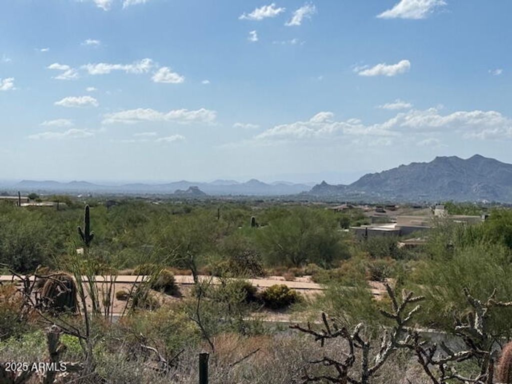 39221 N 104TH Place 10, Scottsdale, AZ 85262