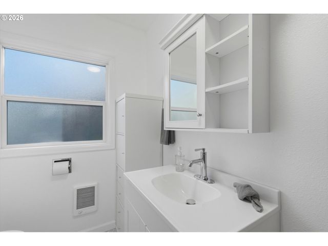 2915 KAUFFMAN Ave, Vancouver, WA 98660