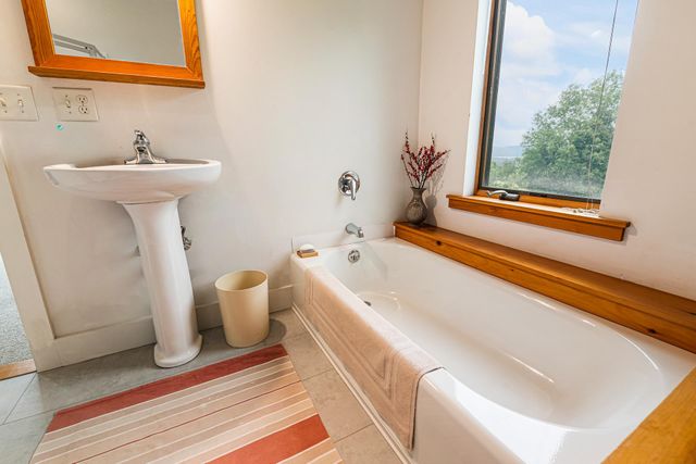 288 Kearsarge Mountain Road, Wilmot, NH 03287