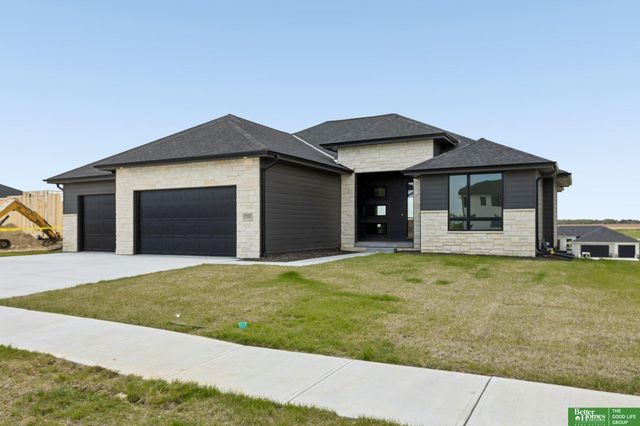 5502 N 213th Street, Elkhorn, NE 68022