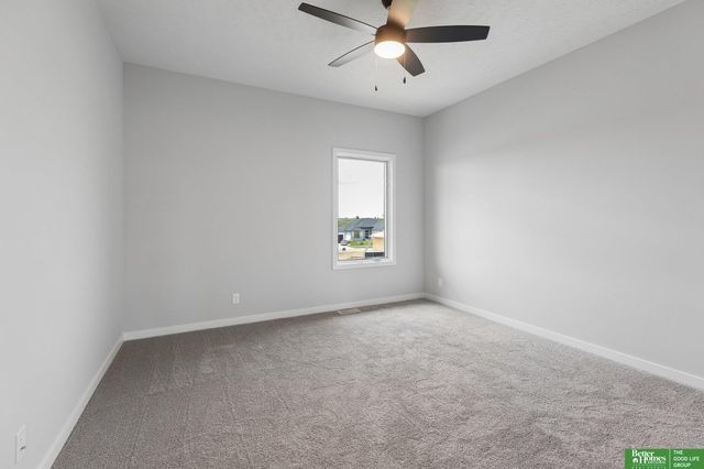 5502 N 213th Street, Elkhorn, NE 68022