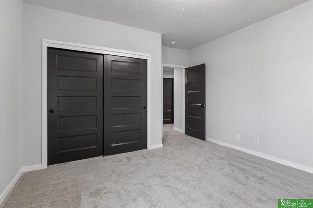 5502 N 213th Street, Elkhorn, NE 68022