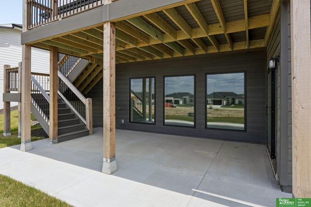 5502 N 213th Street, Elkhorn, NE 68022