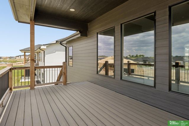 5502 N 213th Street, Elkhorn, NE 68022